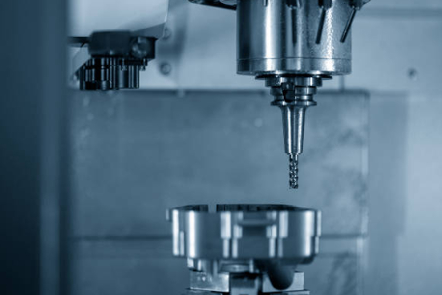 医疗植入器械：多轴精密加工实现微米级精度